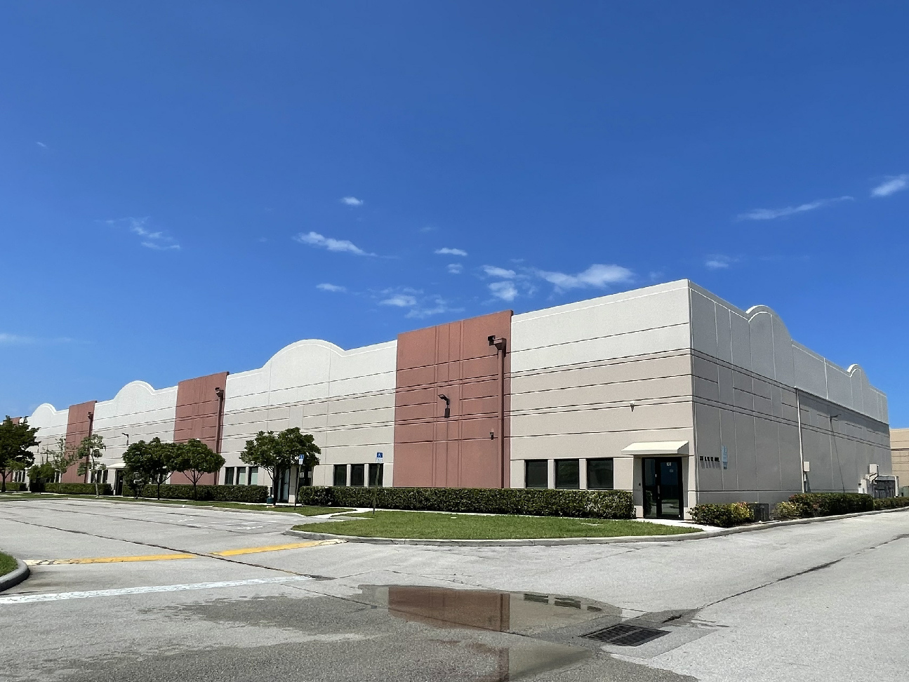 Warehouse on Market for $369 per sf
